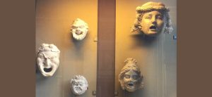 Many faces no unity